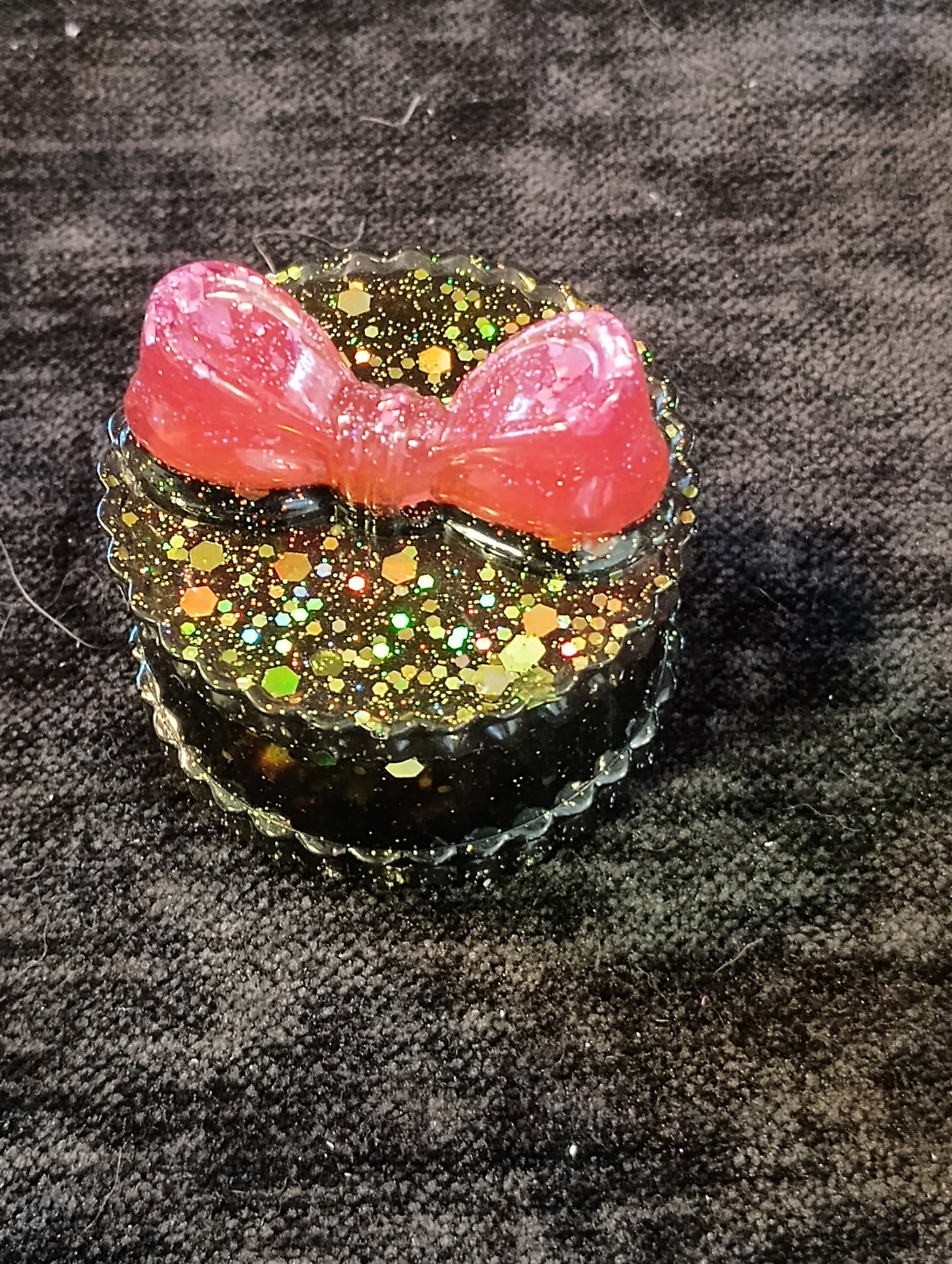 Small trinket jar with bow